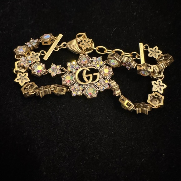 Gucci Gold Filigree Bracelet - Picture 1 of 4